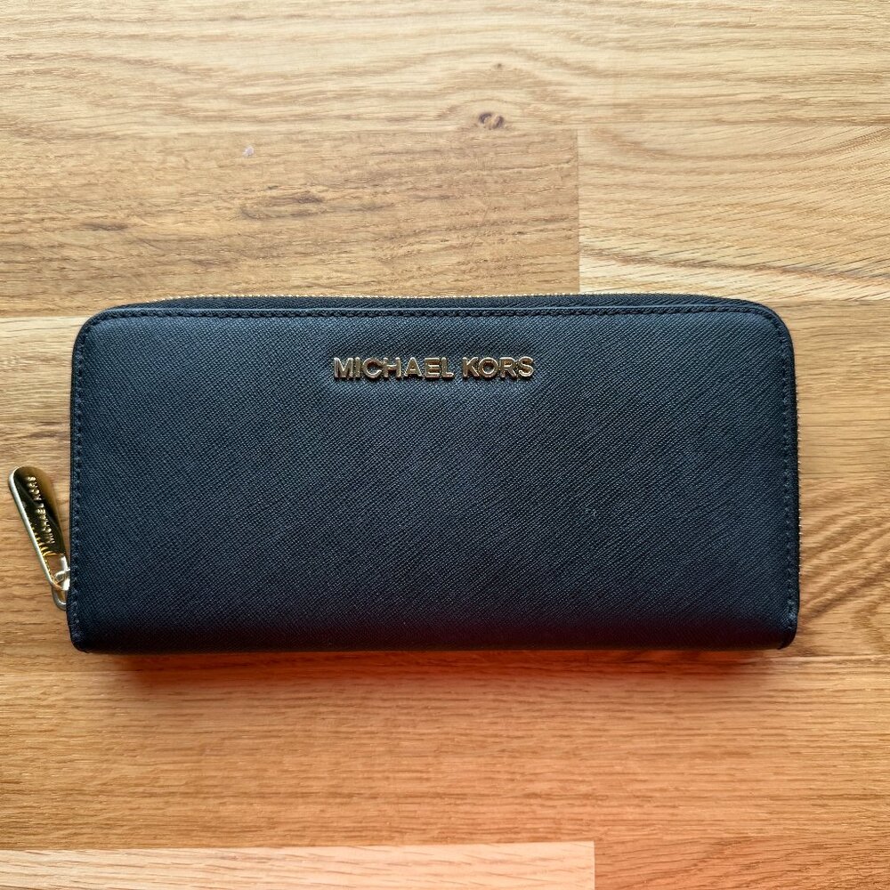 MICHAEL KORS Jet Set Travel Saffiano Leather Continental Zip Around Wallet Black